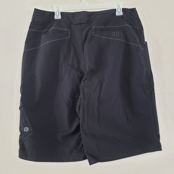 Lululemon – Cargo Shorts Black Wide Leg Technical Fabric Heavy Weight Du… - Picture 2 of 7